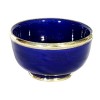 Künstlerische blaue Schale mit rostfreier Metallumrandung